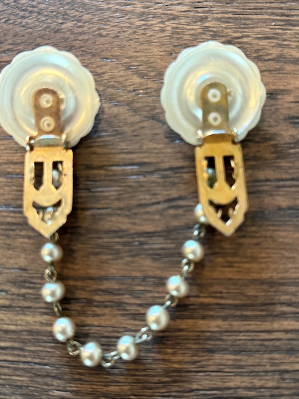 Vintage sweater / shirt guard with pearlized and beading detail - Picture 5 of 8